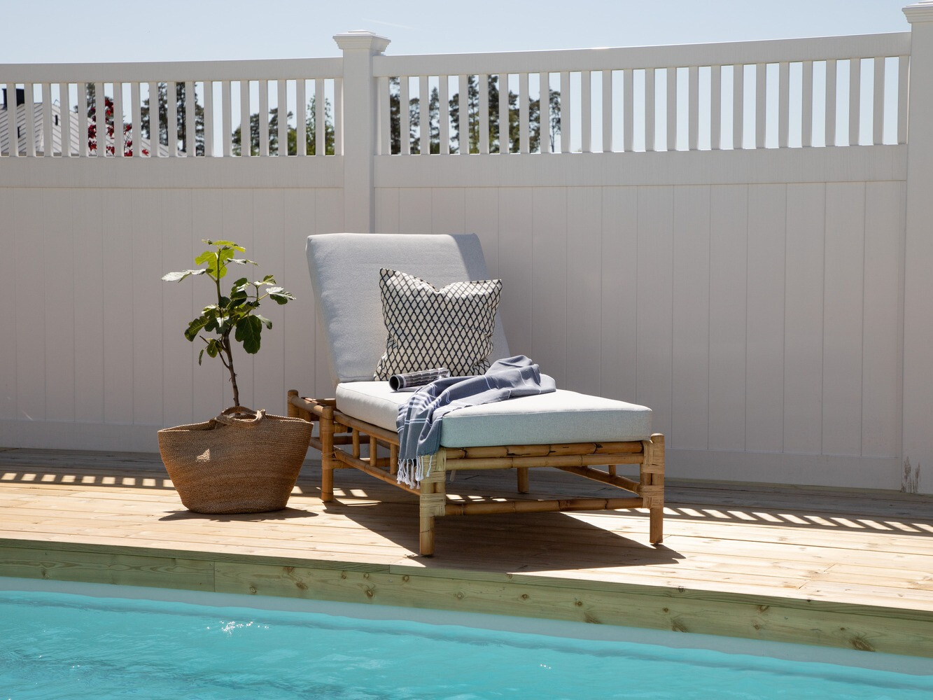Chaise longue de jardin Mernolu 103