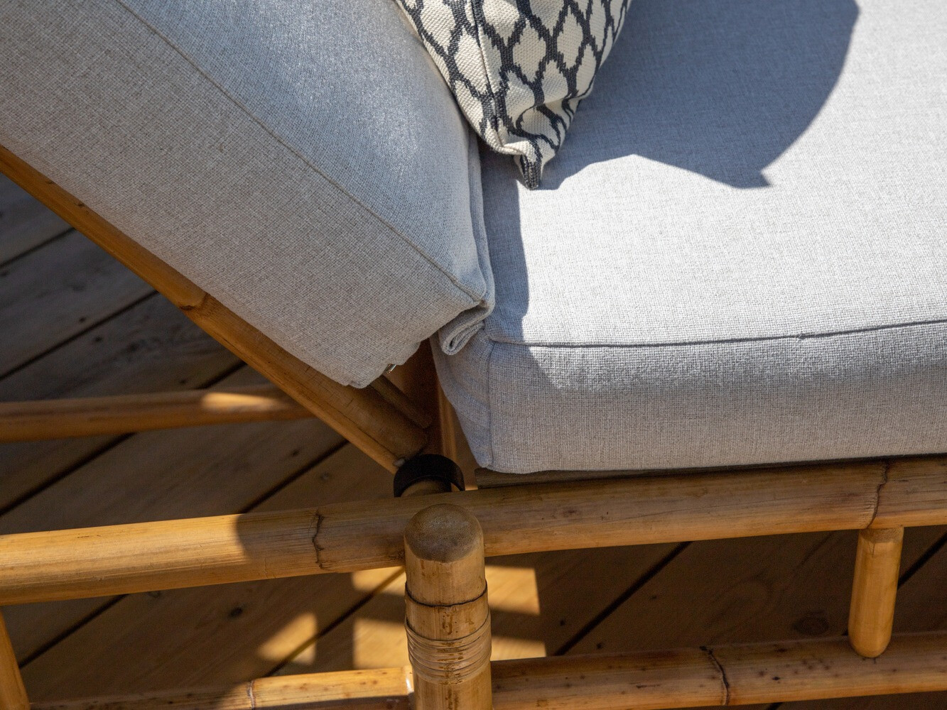 Chaise longue de jardin Mernolu 103