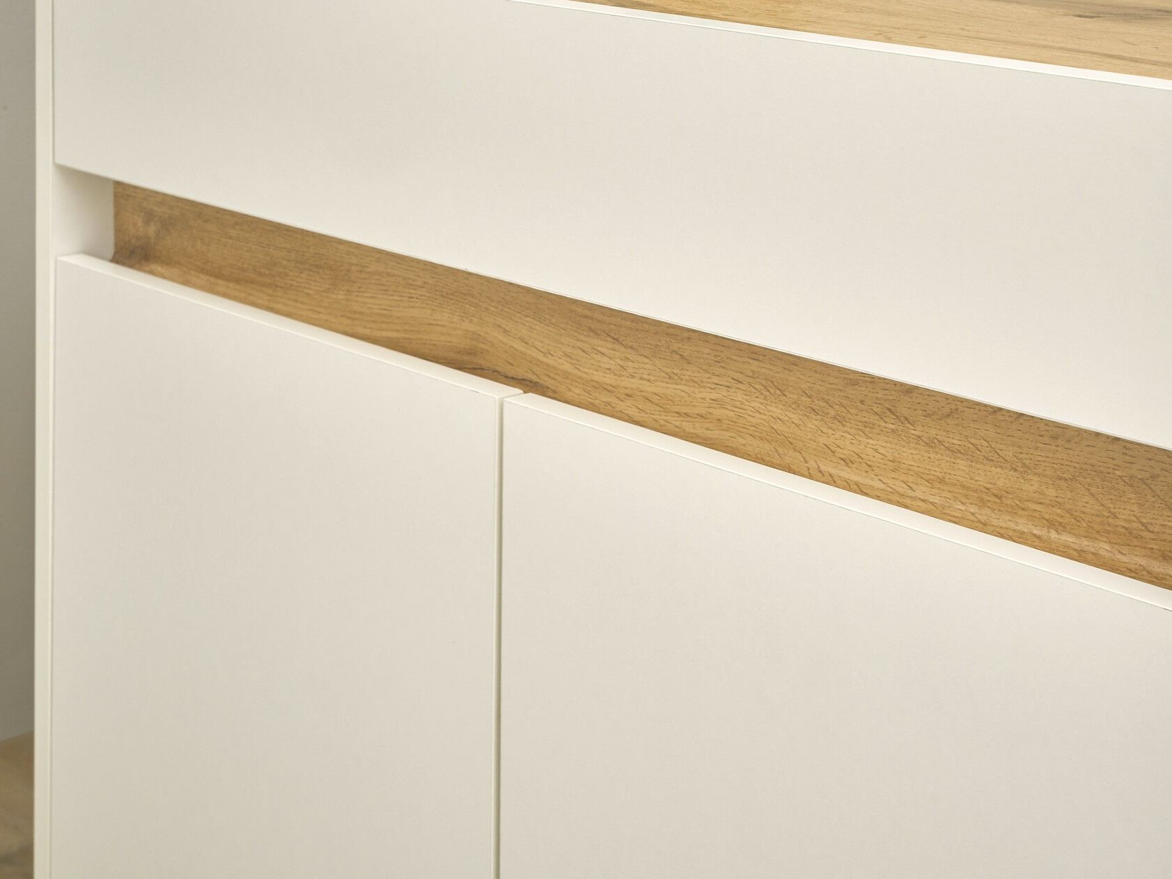 Commode Elbsori 117 (Blanc + Chêne wotan)