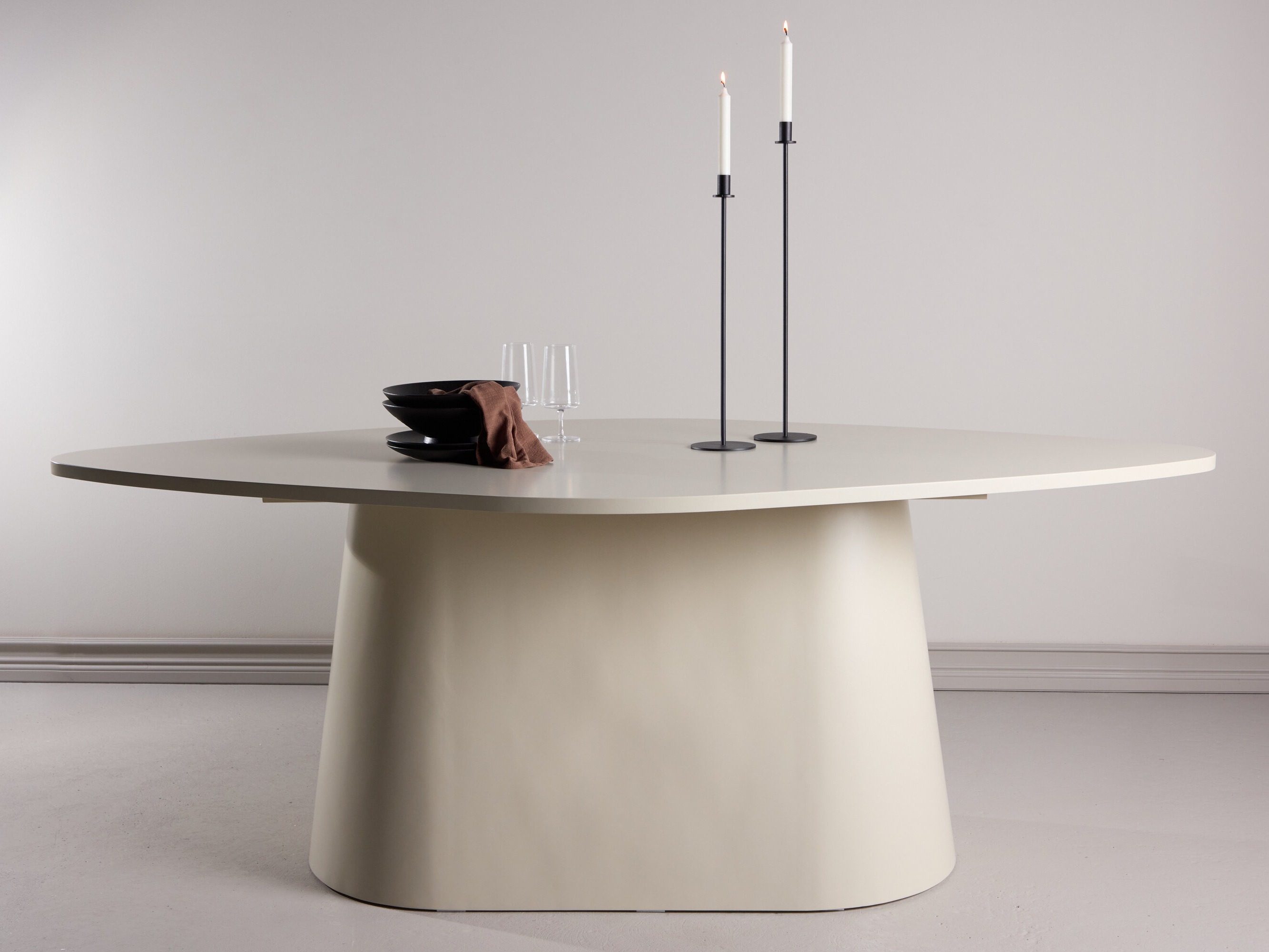 Table Dallas 4947